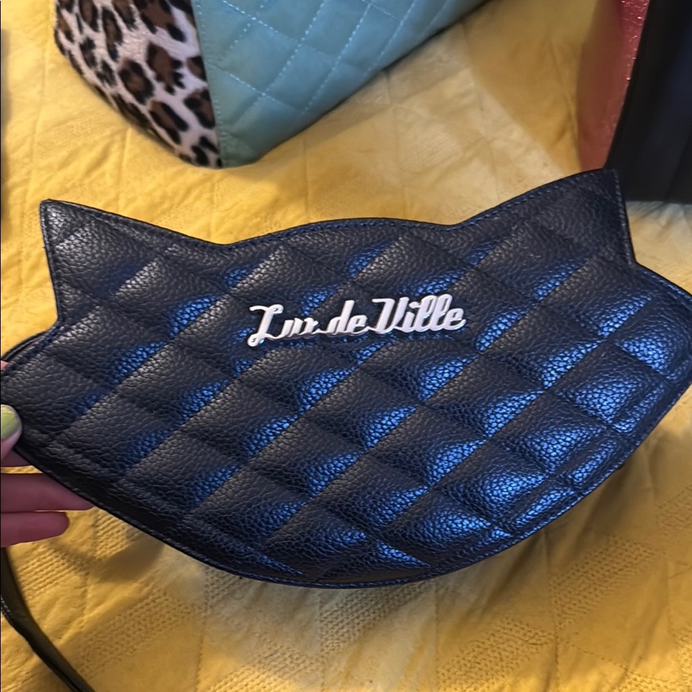 Lux de Ville Black Quilted Clutch